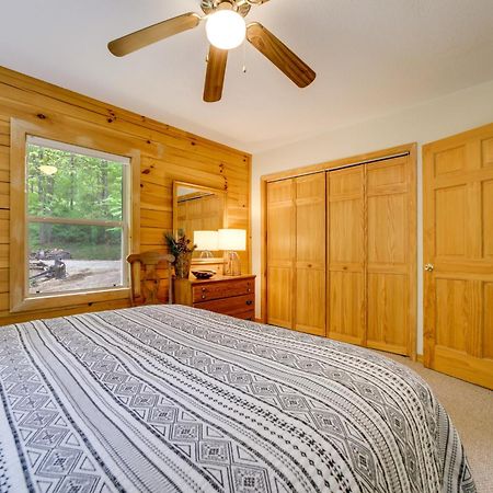 Peaceful Smoky Mountain Cabin With Deck And Fire Pit! Waynesville Bagian luar foto