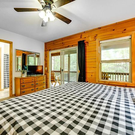 Peaceful Smoky Mountain Cabin With Deck And Fire Pit! Waynesville Bagian luar foto