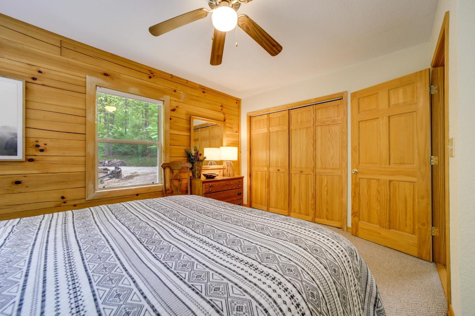 Peaceful Smoky Mountain Cabin With Deck And Fire Pit! Waynesville Bagian luar foto