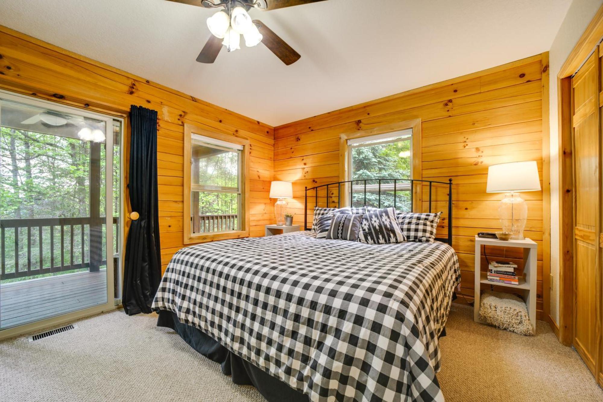 Peaceful Smoky Mountain Cabin With Deck And Fire Pit! Waynesville Bagian luar foto