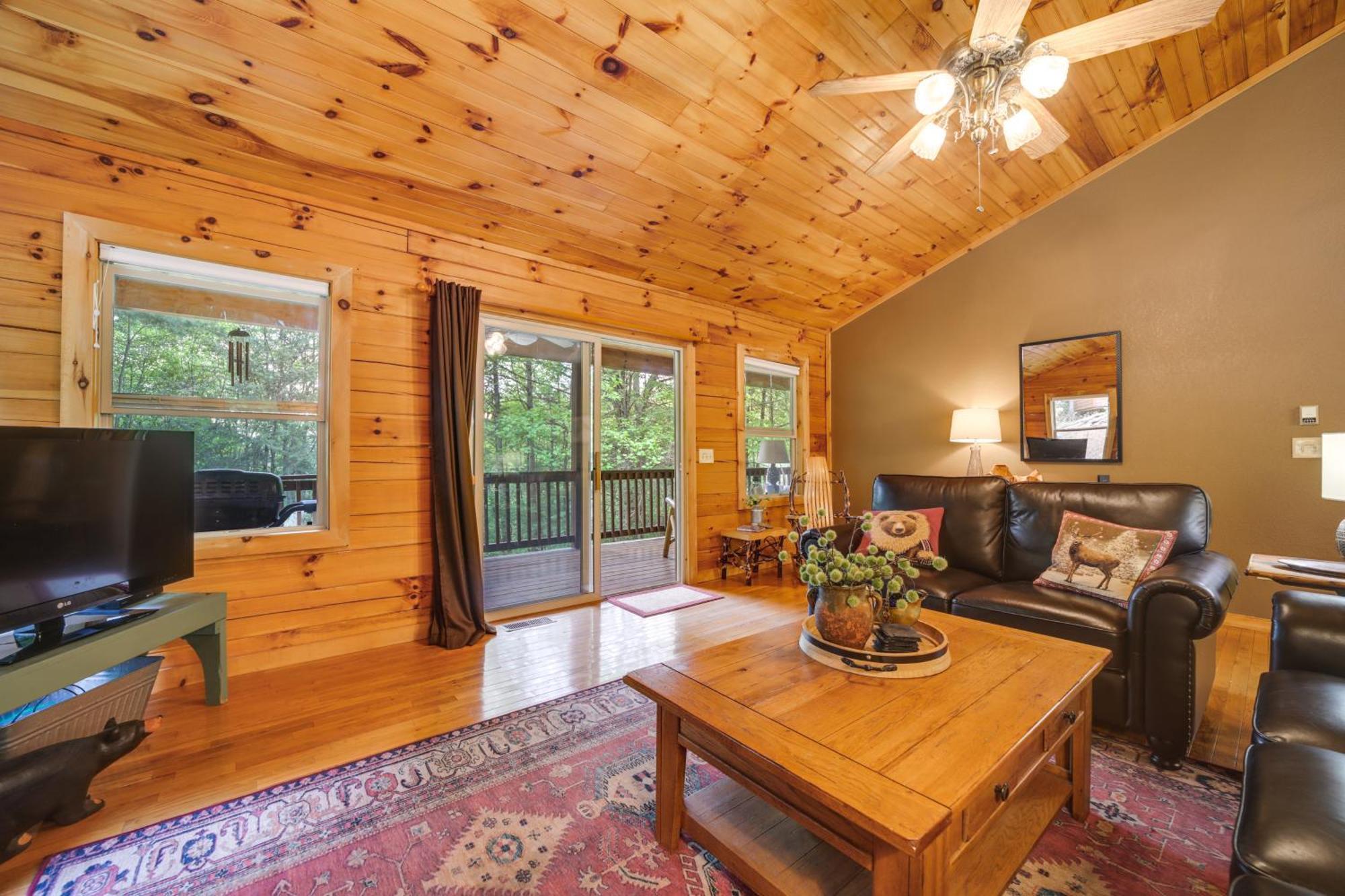 Peaceful Smoky Mountain Cabin With Deck And Fire Pit! Waynesville Bagian luar foto