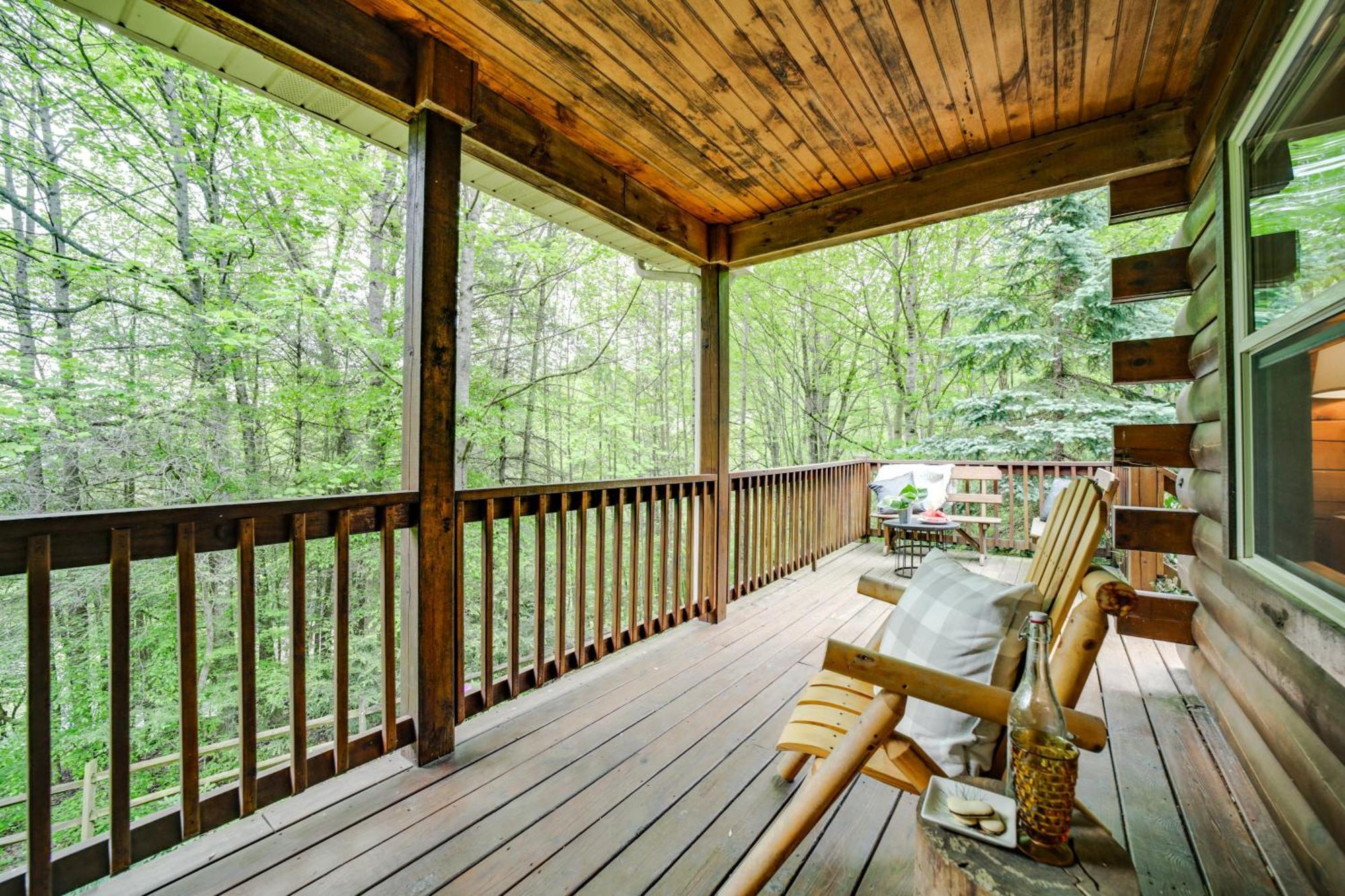 Peaceful Smoky Mountain Cabin With Deck And Fire Pit! Waynesville Bagian luar foto